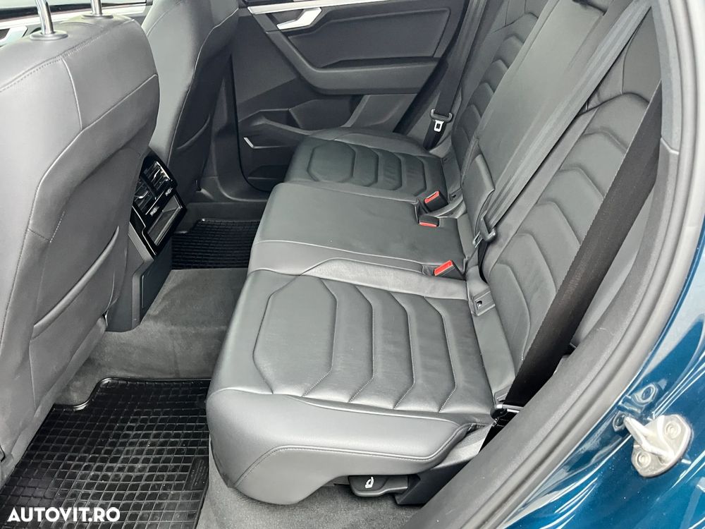 Volkswagen Touareg - 12