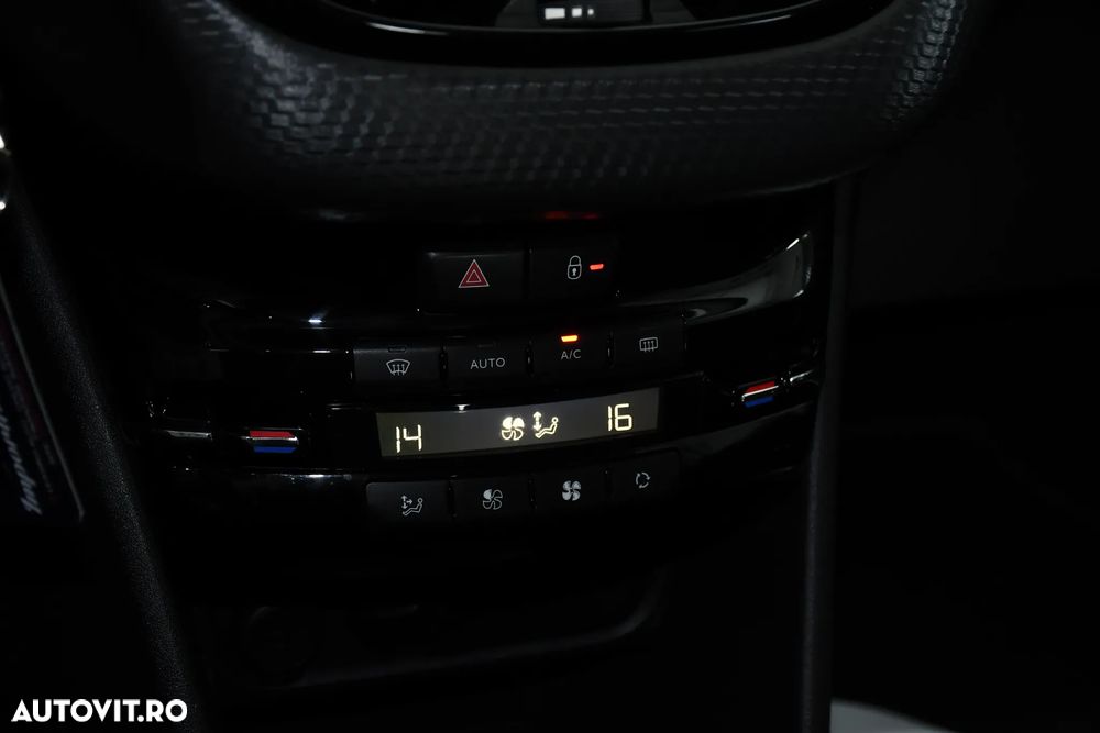 Peugeot 2008 PureTech 110 GPF Stop&Start EAT6 Signature - 24