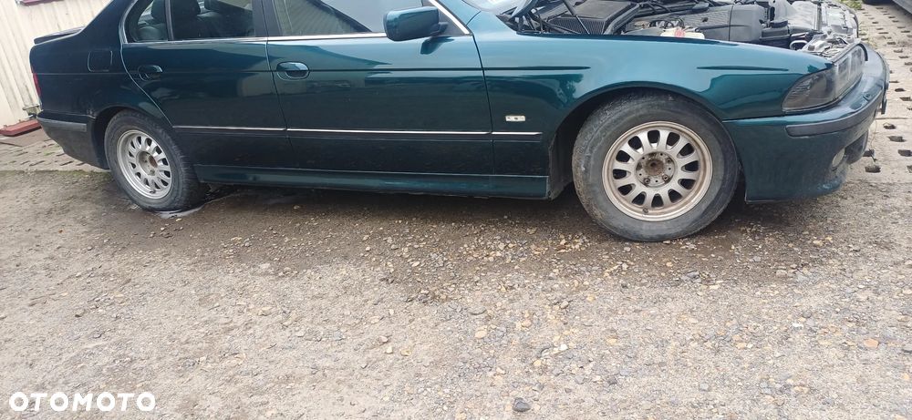 BMW e39 sedan OXFORDGRUEN 324/6 drzwi błotnik prawy prawe lewe tył