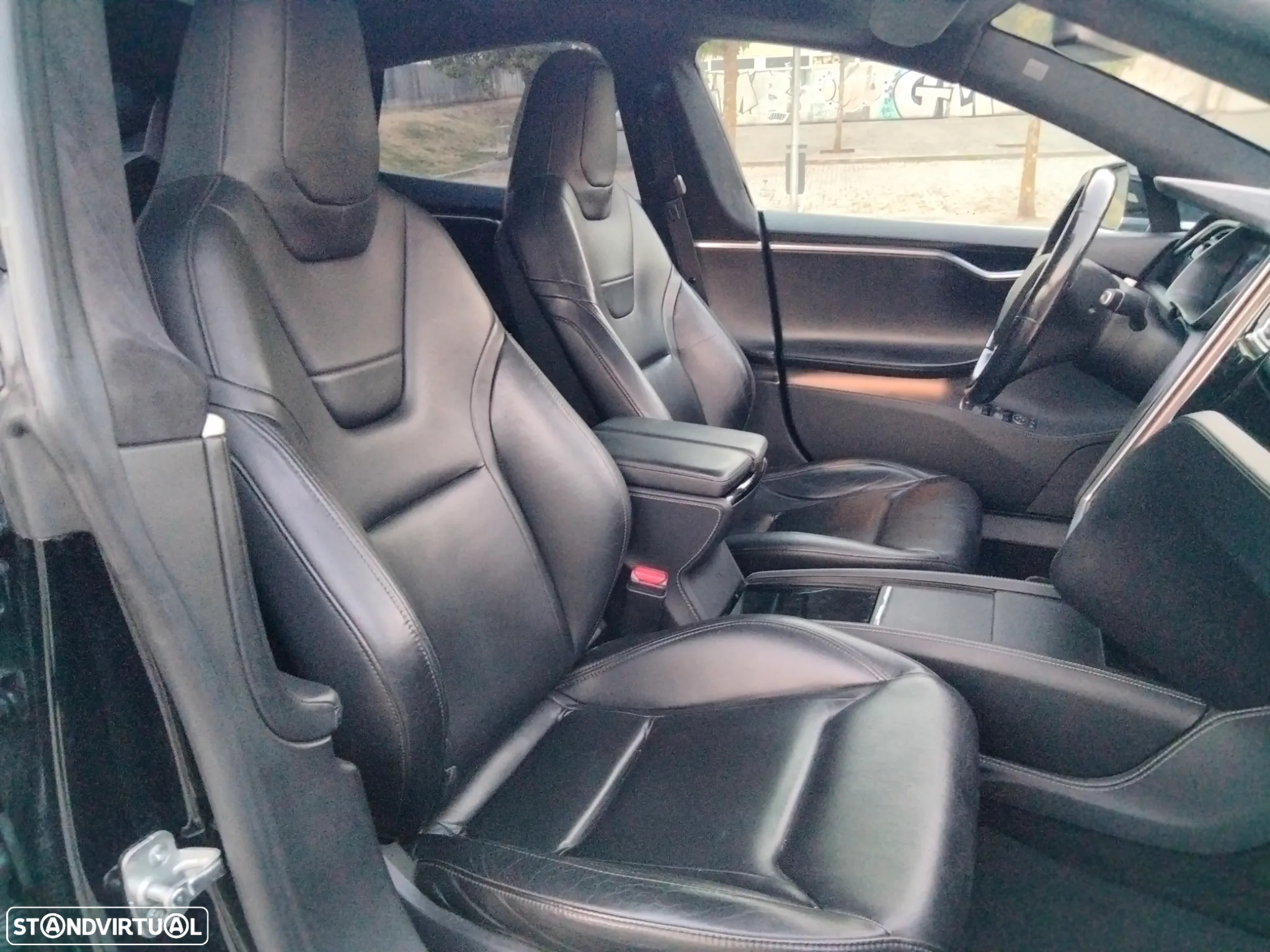 Tesla Model S P85D - 11