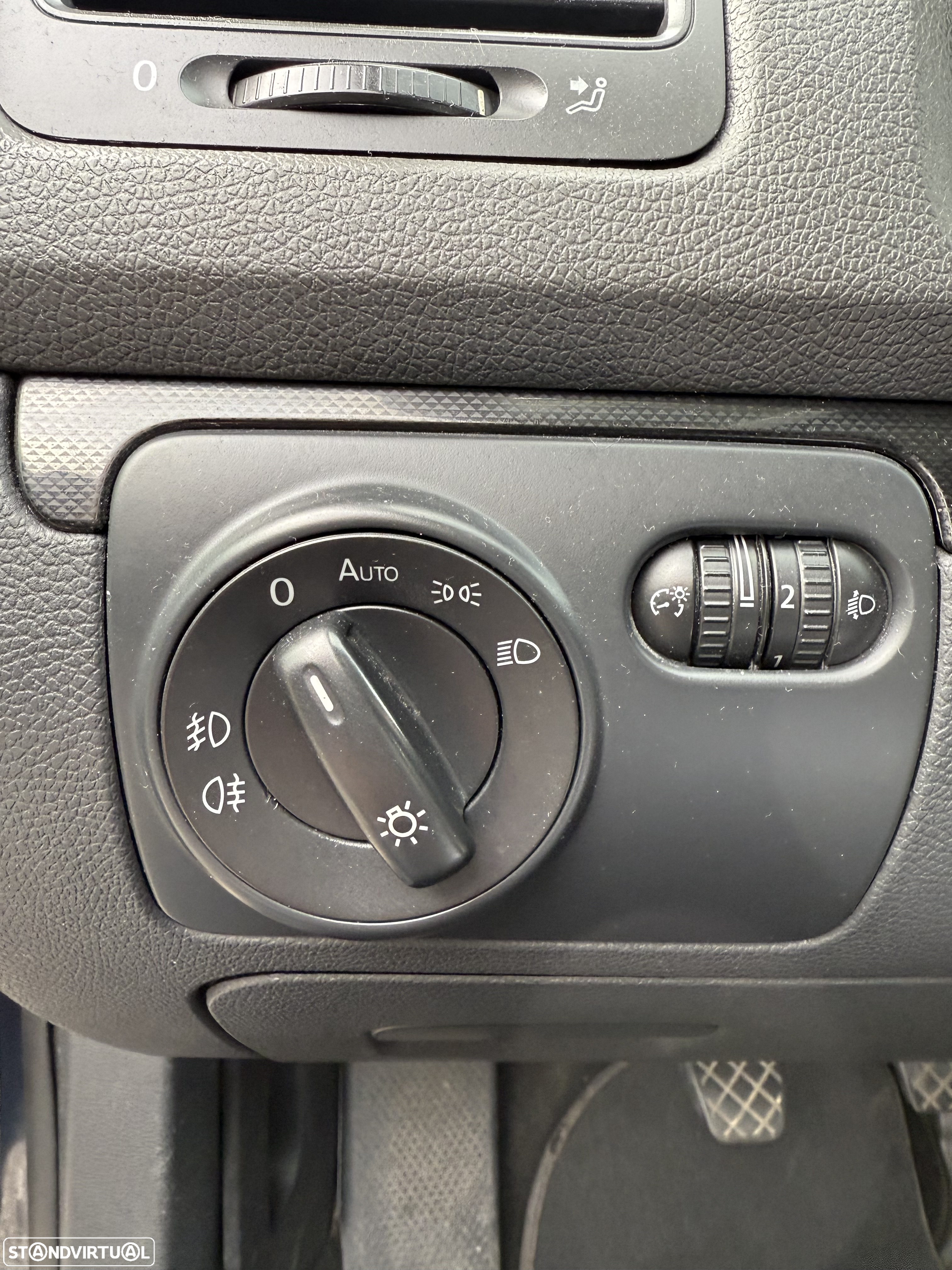 VW Jetta 1.6 TDi Confortline - 12