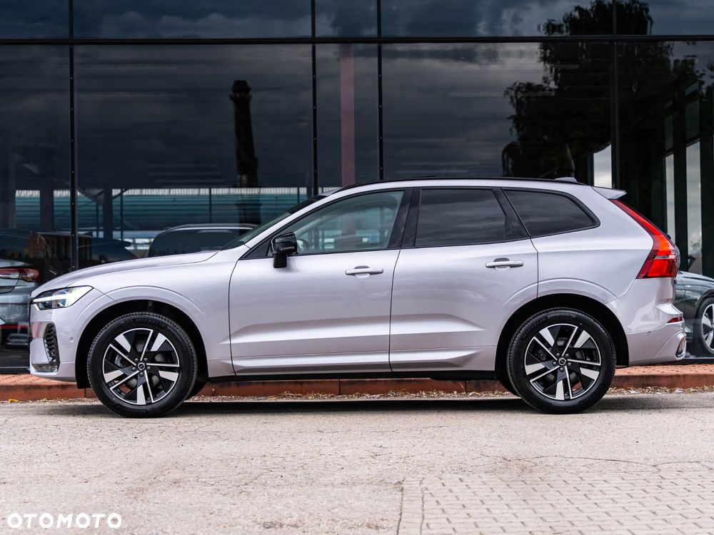 Volvo XC 60 B5 B AWD Plus Dark - 17