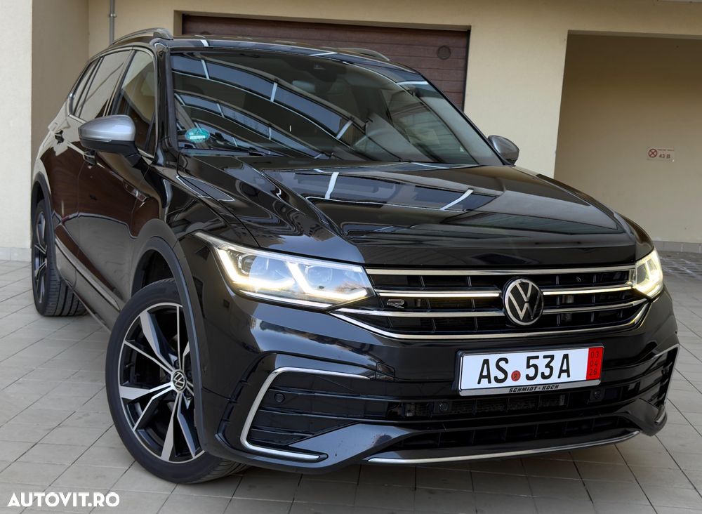 Volkswagen Tiguan - 1