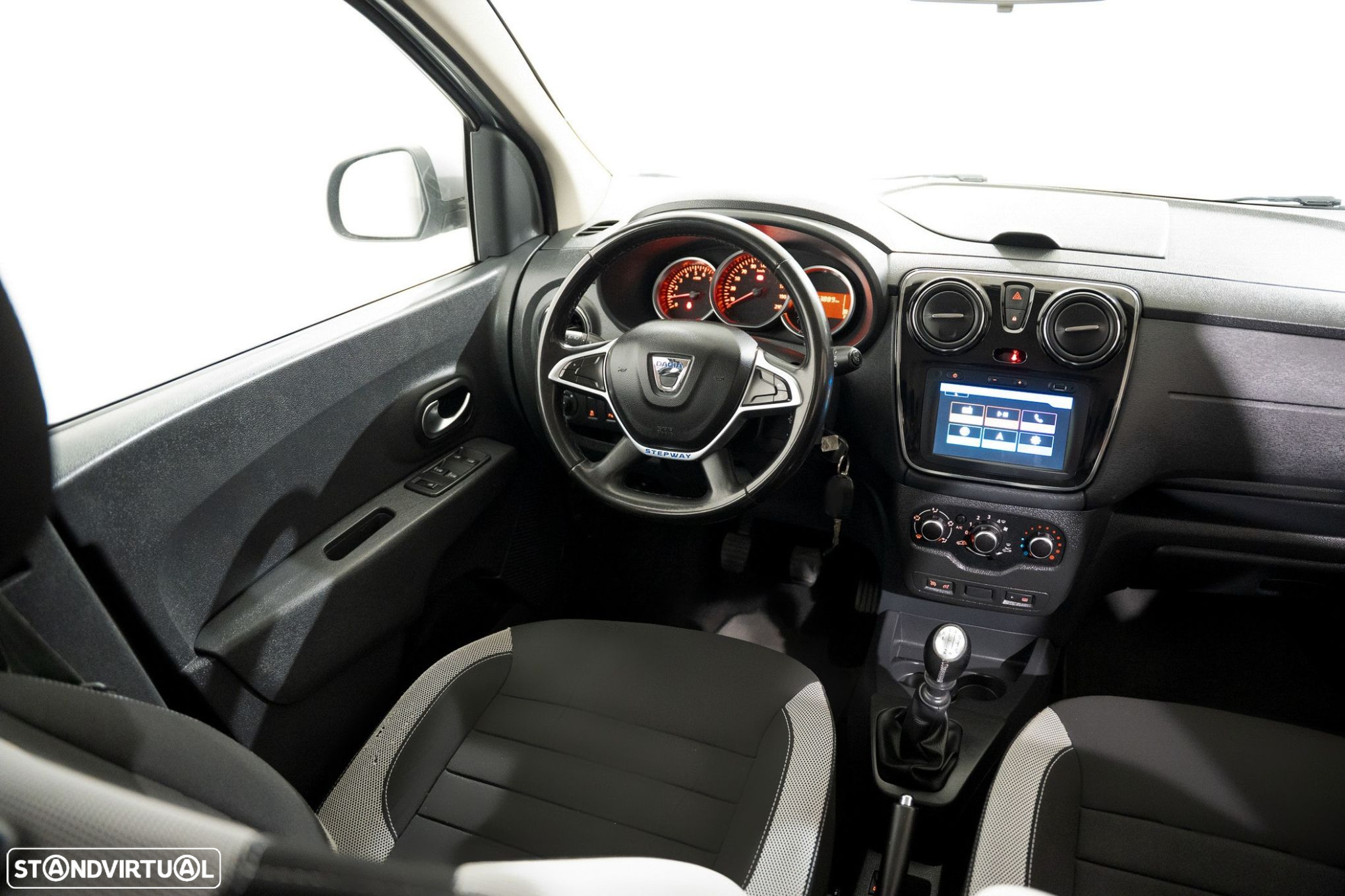 Dacia Lodgy 1.5 Blue dCi Stepway 7L - 4