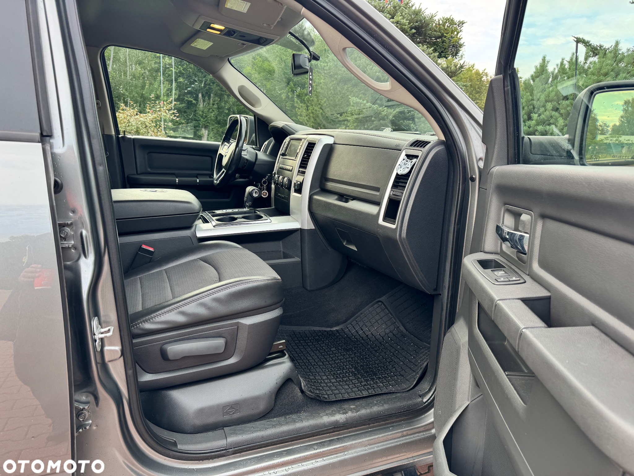 Dodge RAM 1500 5.7 4x4 - 17