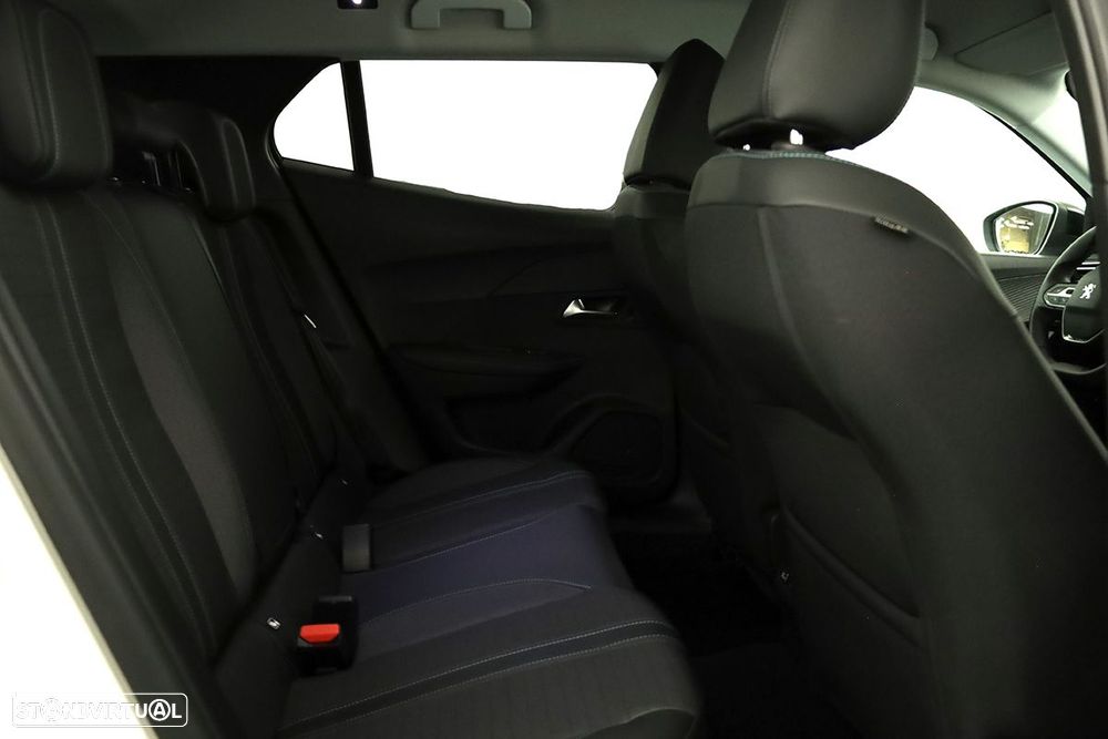 Peugeot 2008 1.2 PureTech Allure Pack EAT8 - 22