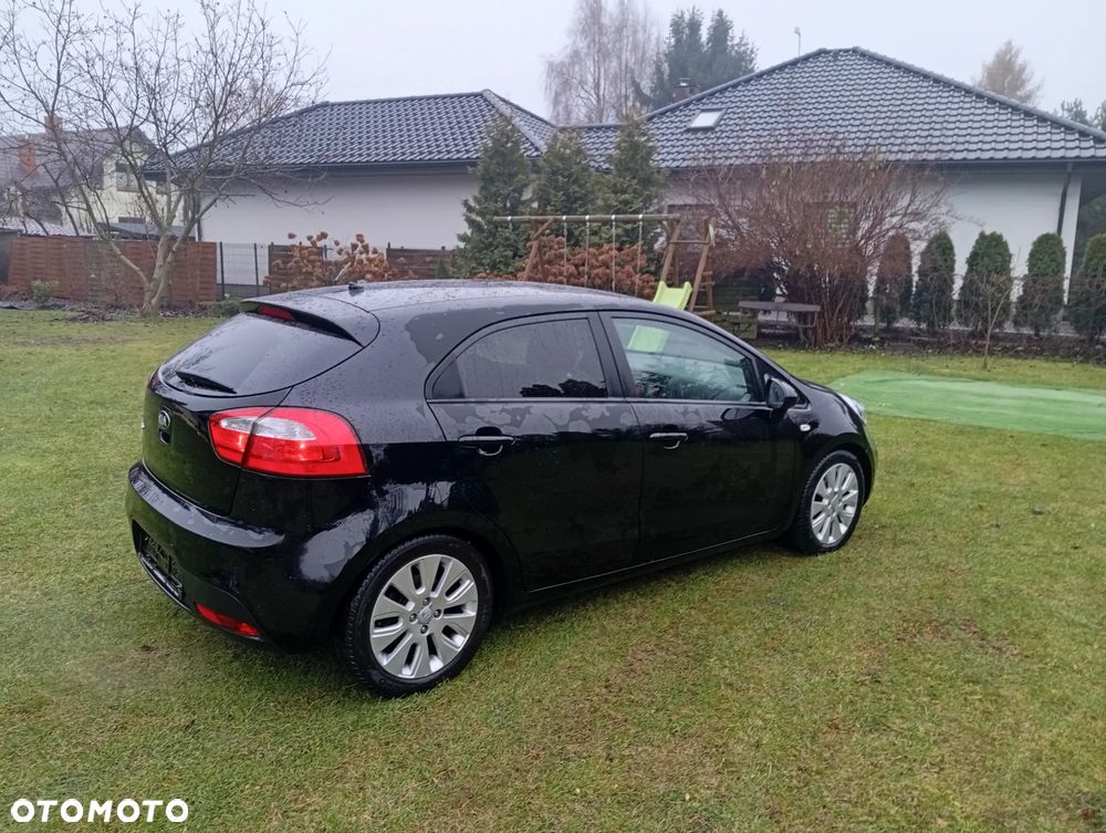 Kia Rio 1.4 Fifa World Cup Edition - 4