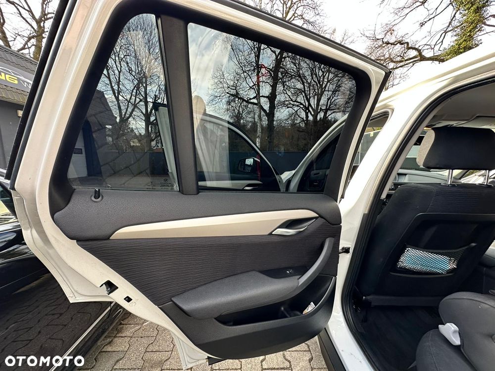 BMW X1 sDrive18d - 15