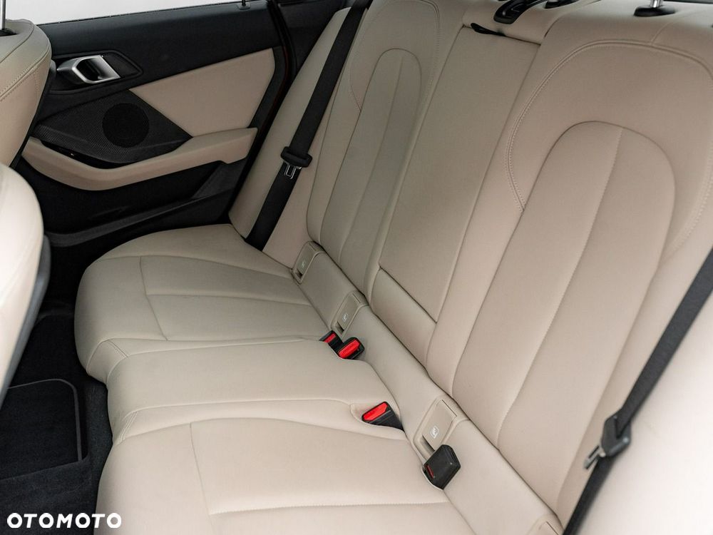 BMW Seria 2 220i xDrive Sport Line - 26