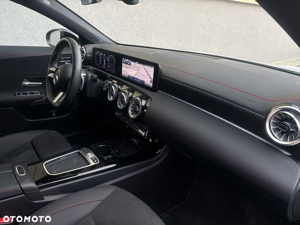 Mercedes-Benz CLA - 17