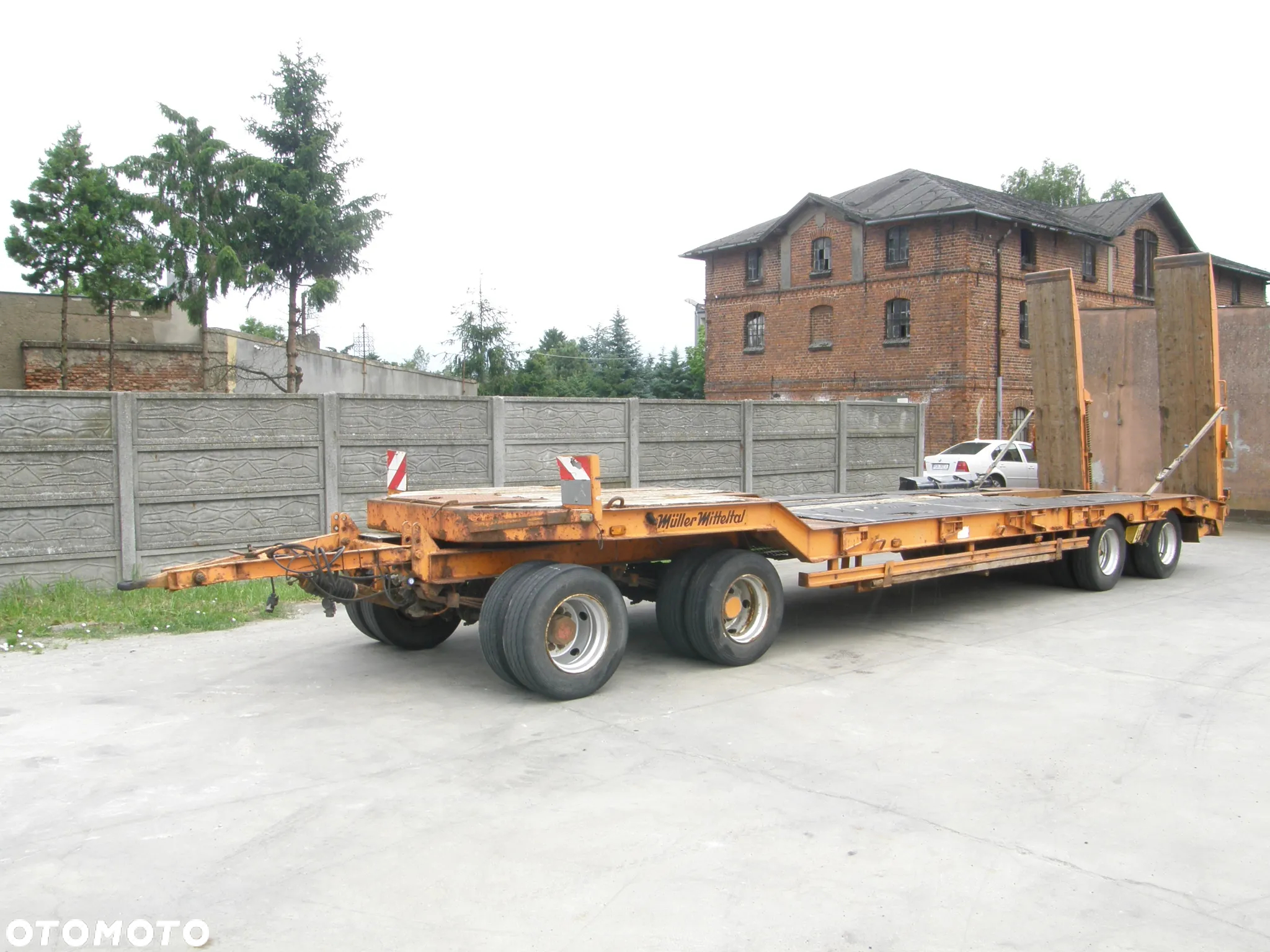 Müller-Mitteltal T4 KOMPAKT 2005 4 osiowa przyczepa niskopodwoziowa z Niemiec - 11