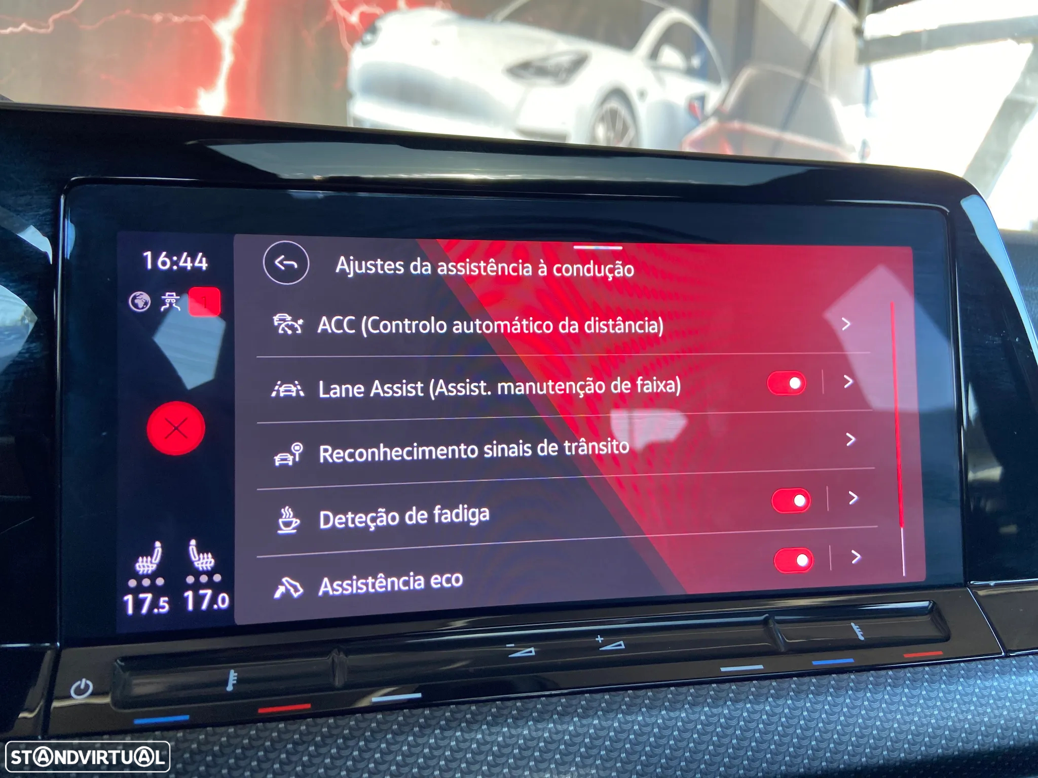 VW Golf 2.0 TSI OPF 4Motion DSG R Performance - 29