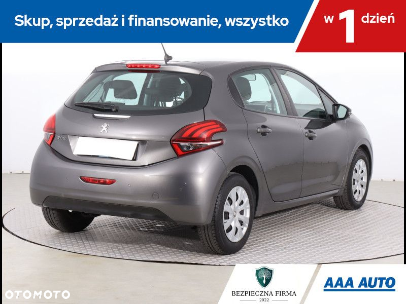 Peugeot 208 - 6