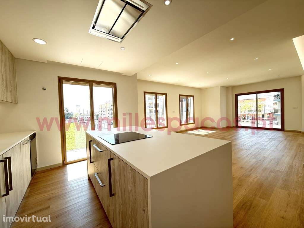 T3 Novo com terraço de 94m2 - Grande imagem: 3/39