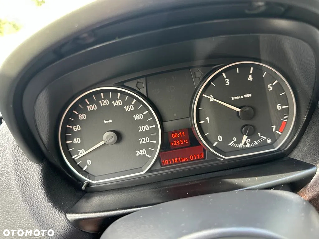 BMW Seria 1 116i - 6