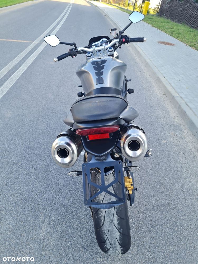 Triumph Street Triple - 6