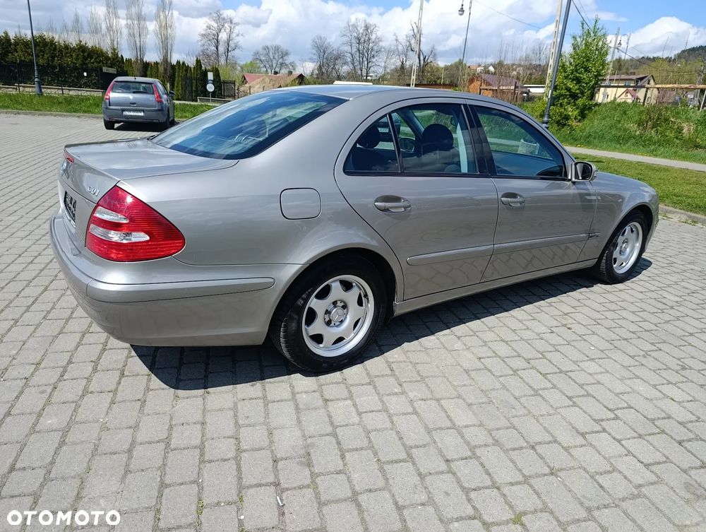 Mercedes-Benz Klasa E 220 CDI Automatik Classic DPF BusinessEDITION - 6