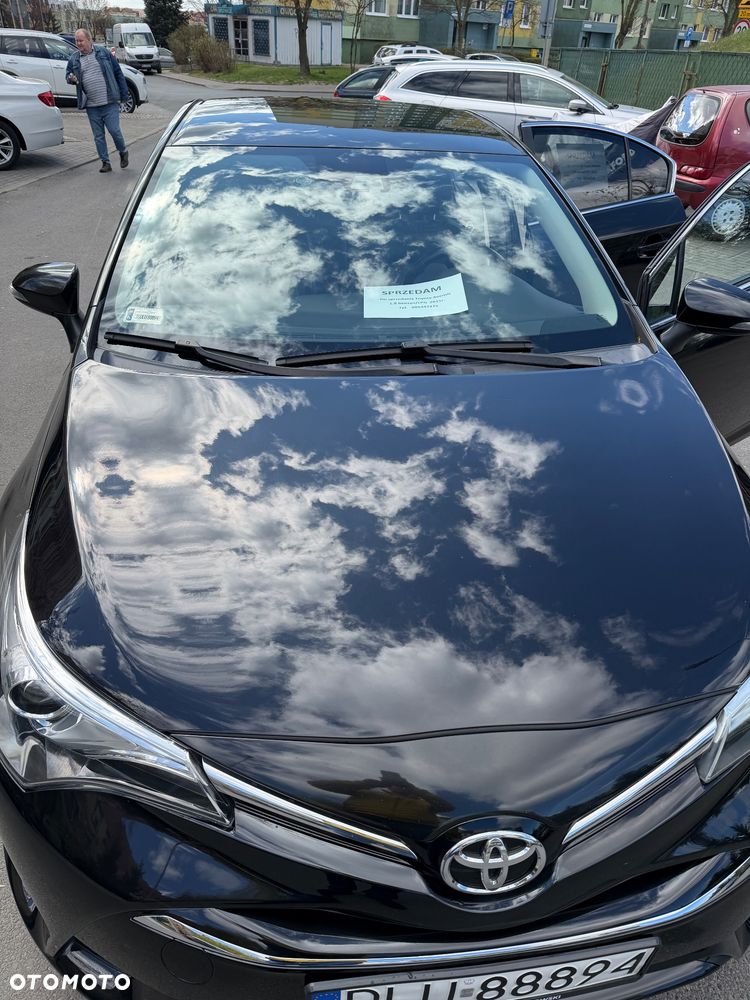 Toyota Avensis 1.8 Style - 9