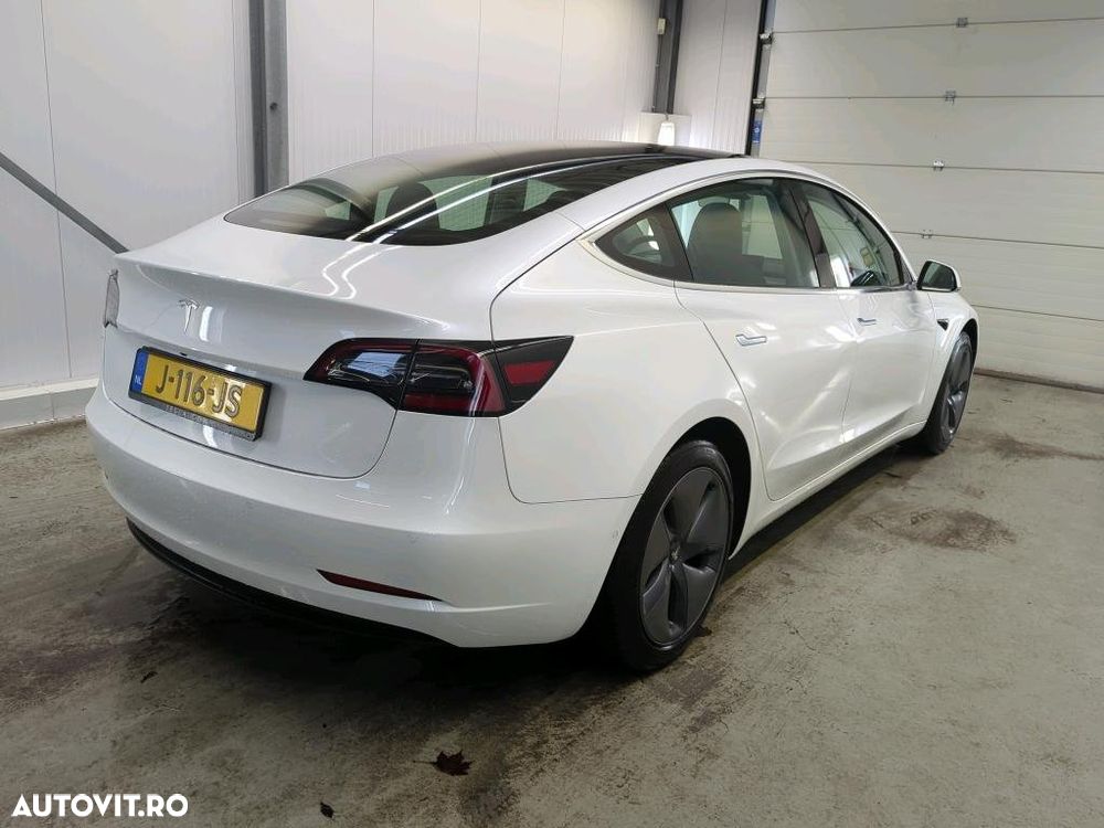 Tesla Model 3 Standard Reichweite Plus Hinterradantrieb - 3