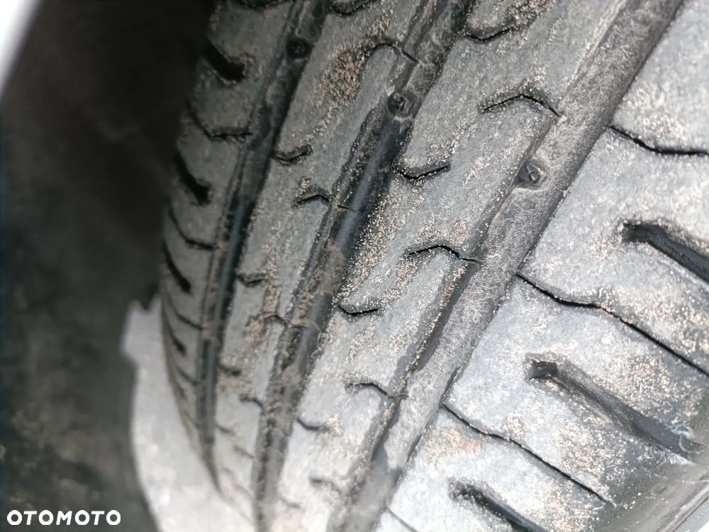 Ford Focus 1.4 16V Style - 18