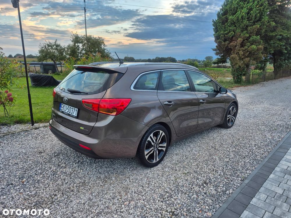 Kia Ceed - 12