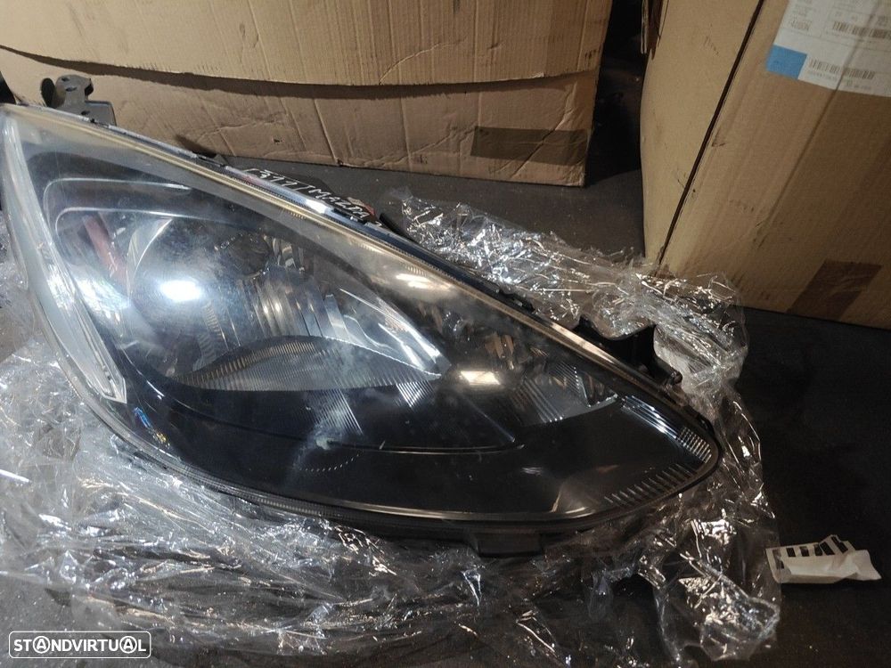 Farol Frente Direito / Otica Direita Mazda 2 (De_, Dh_) - 3