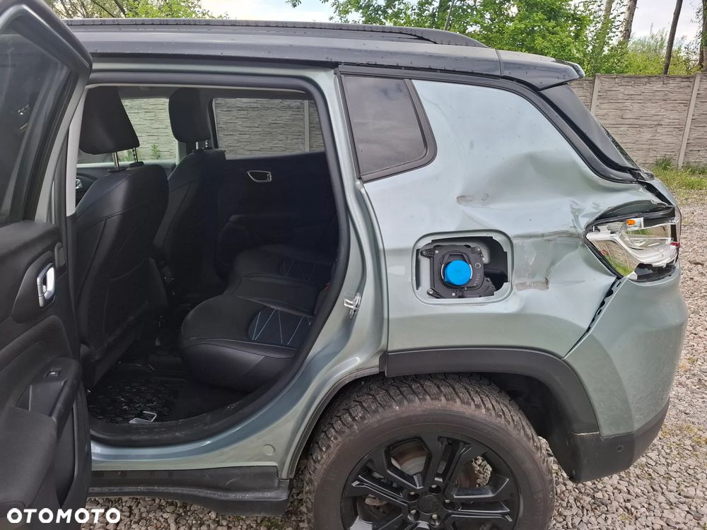 Jeep Compass - 24