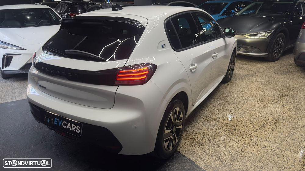 Peugeot e-208 Allure - 4