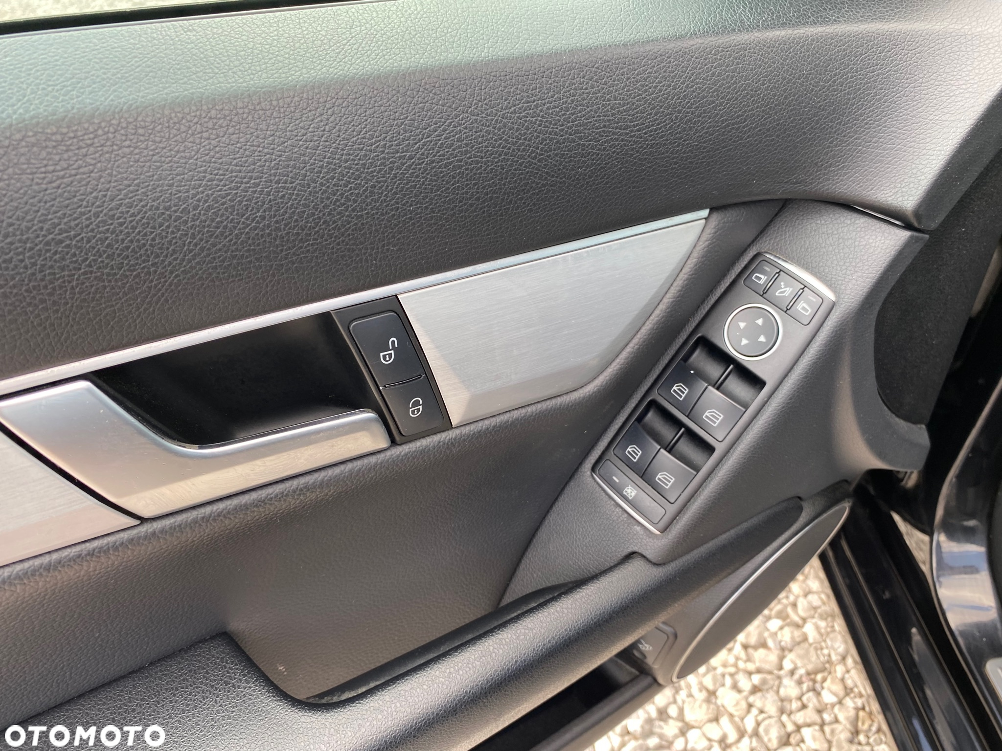 Mercedes-Benz Klasa C 180 CGI Automatik BlueEFFICIENCY Avantgarde - 17