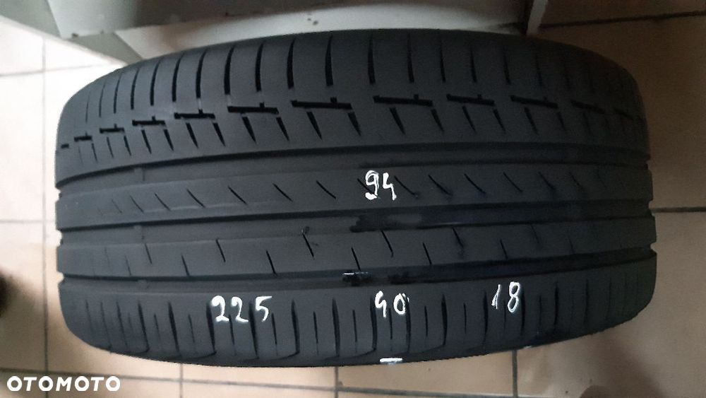 Continental 225/40/18 nr 94
