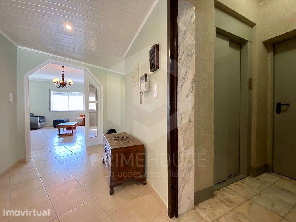 Apartamento T2 com Suite em Santa Marta do Pinhal - Grande imagem: 2/31