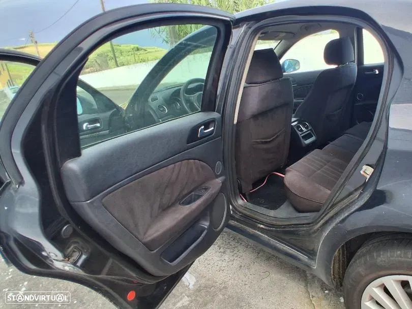 Alfa Romeo 159 1.9 JTDm 16V - 5