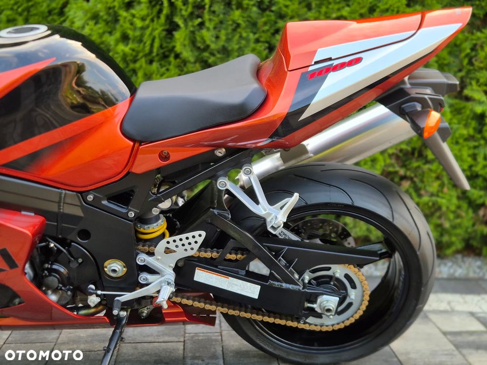 Suzuki GSX-R - 25