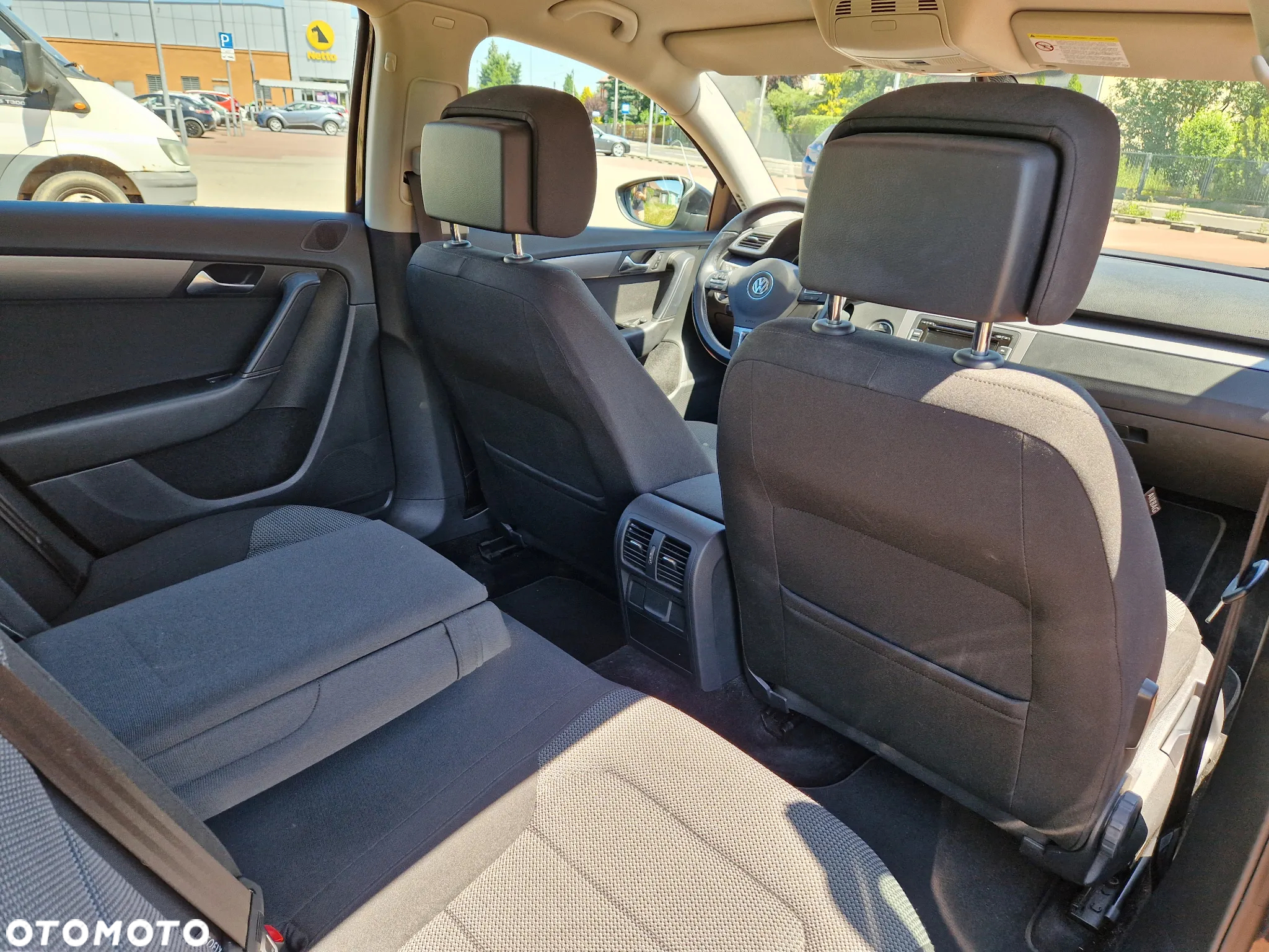 Volkswagen Passat - 13