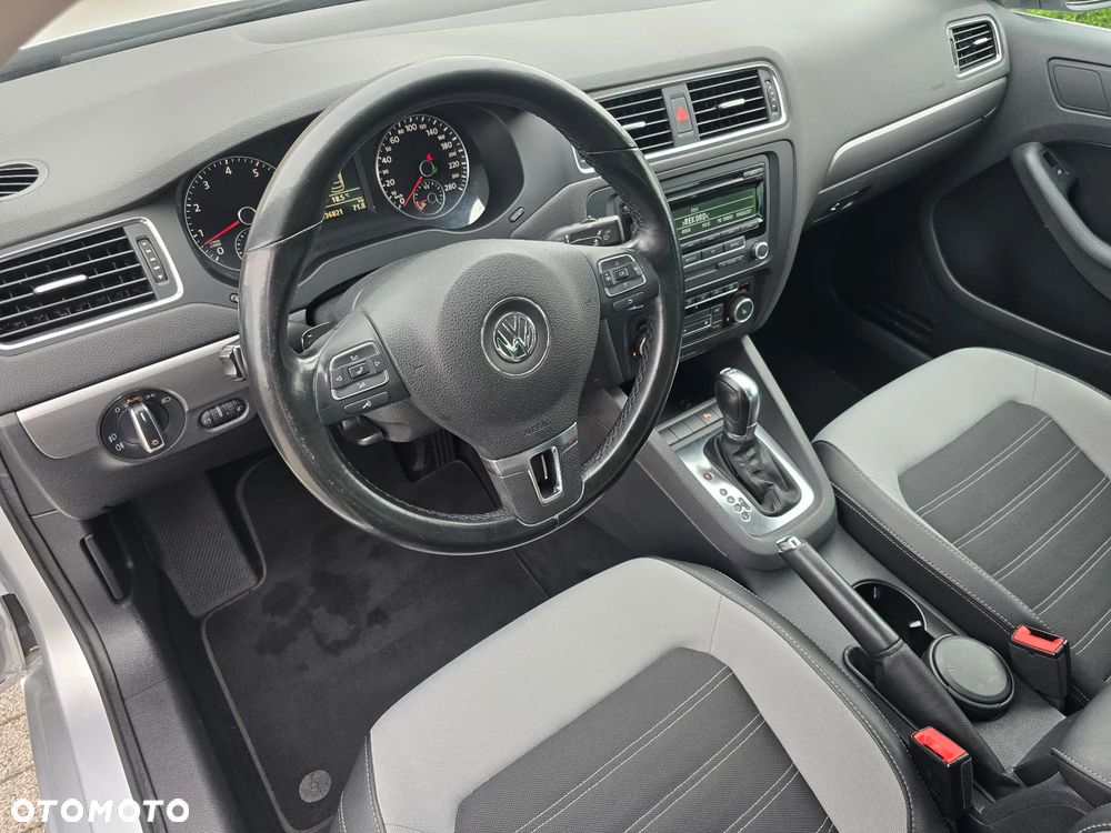 Volkswagen Jetta 1.4 TSI Highline DSG - 10