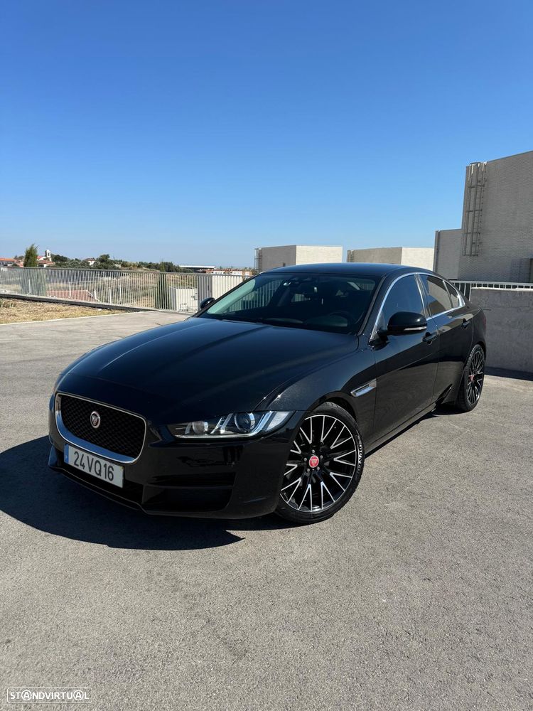 Jaguar XE 2.0 D Prestige Aut. - 4