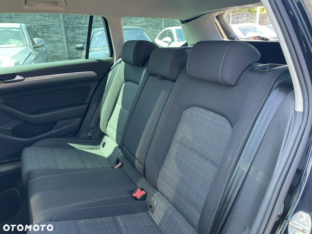 Volkswagen Passat Variant 2.0 TDI SCR DSG Business - 13