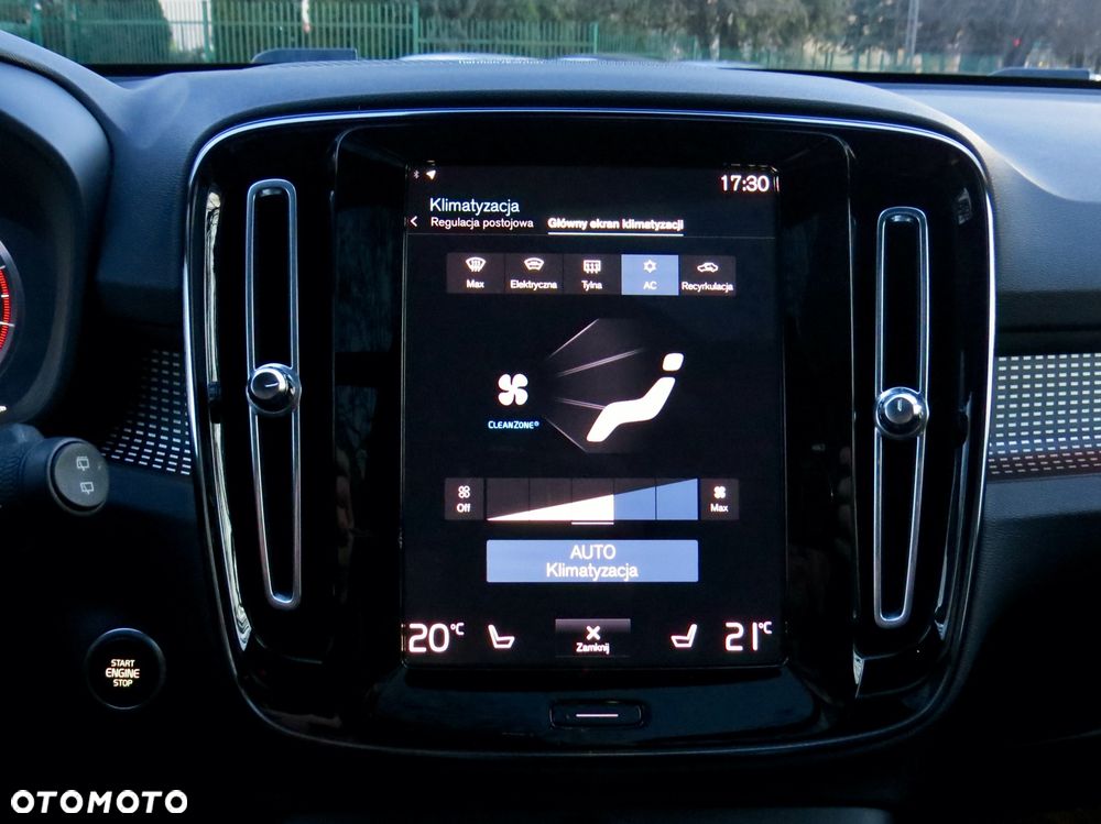 Volvo XC 40 B4 B DKG Ultra Dark - 16