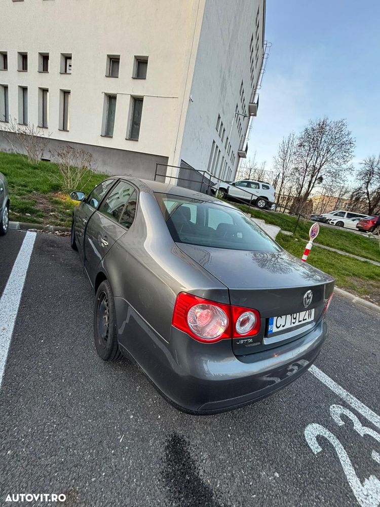 Volkswagen Jetta - 5