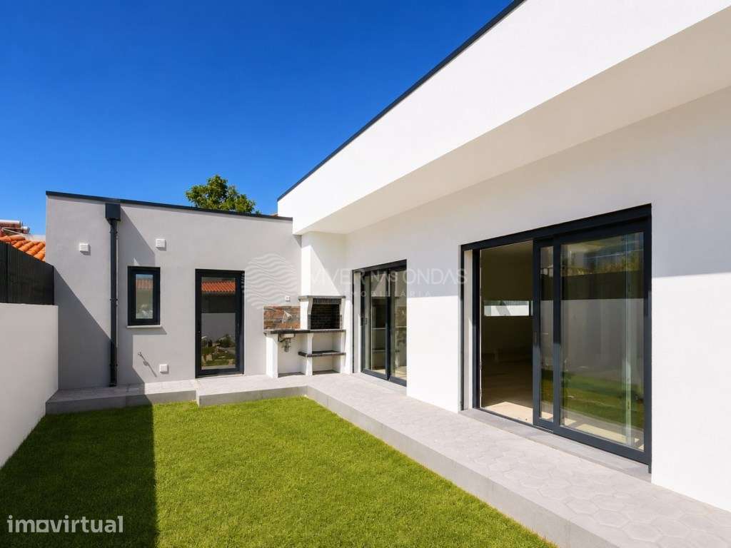 Oferta da Escritura | Moradia T3+1 Térrea com 307 m² em Fernão Ferro - Grande imagem: 4/35