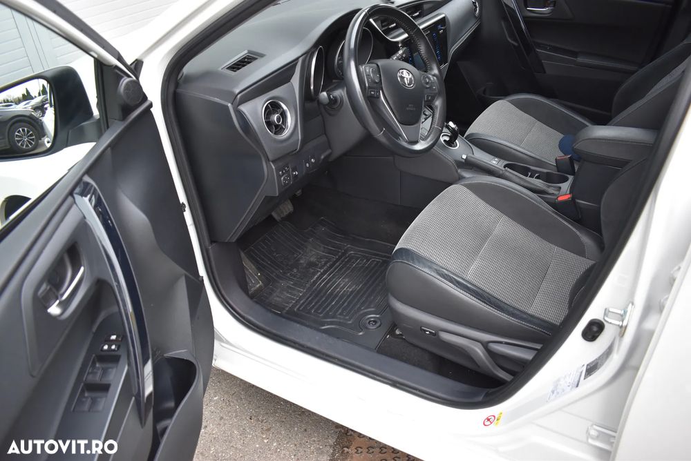 Toyota Auris 1.8 L VVT-i Hybrid Sol - 17