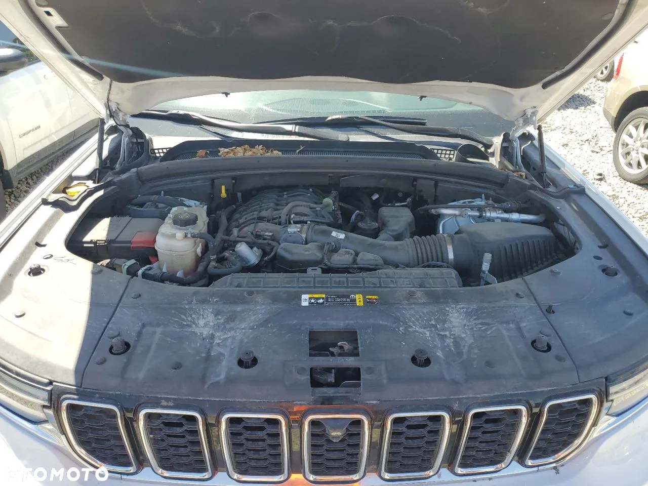 Jeep Grand Cherokee - 12