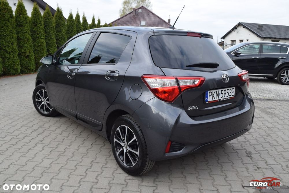 Toyota Yaris 1.5 Premium - 4