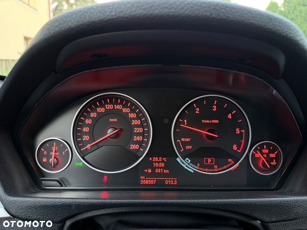 BMW Seria 3 320d Efficient Dynamic Edition Modern Line - 31