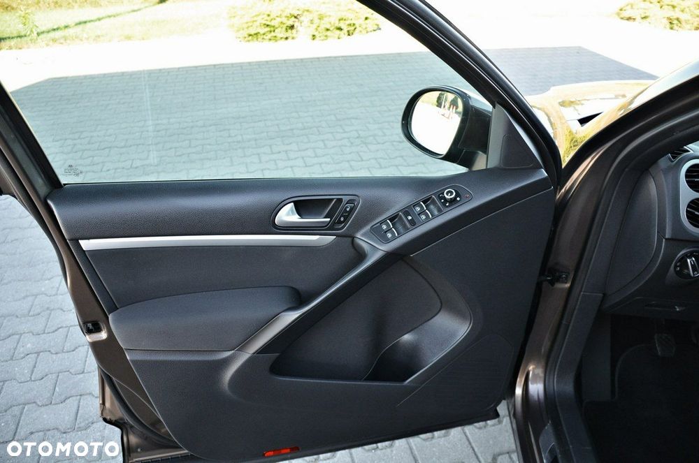 Volkswagen Tiguan - 12