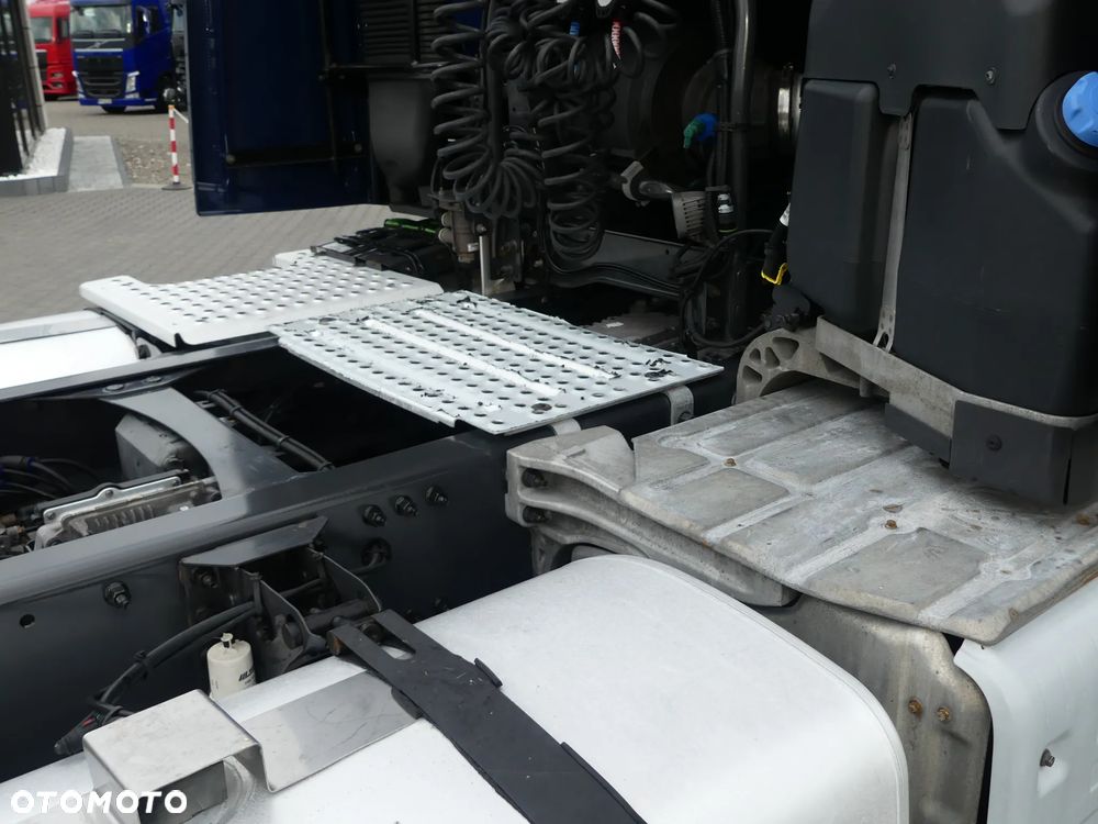 Volvo FH4 460 / EURO 6 / AUTOMAT / PEŁNY ADR / KLIMATYZACJA POSTOJOWA / - 16