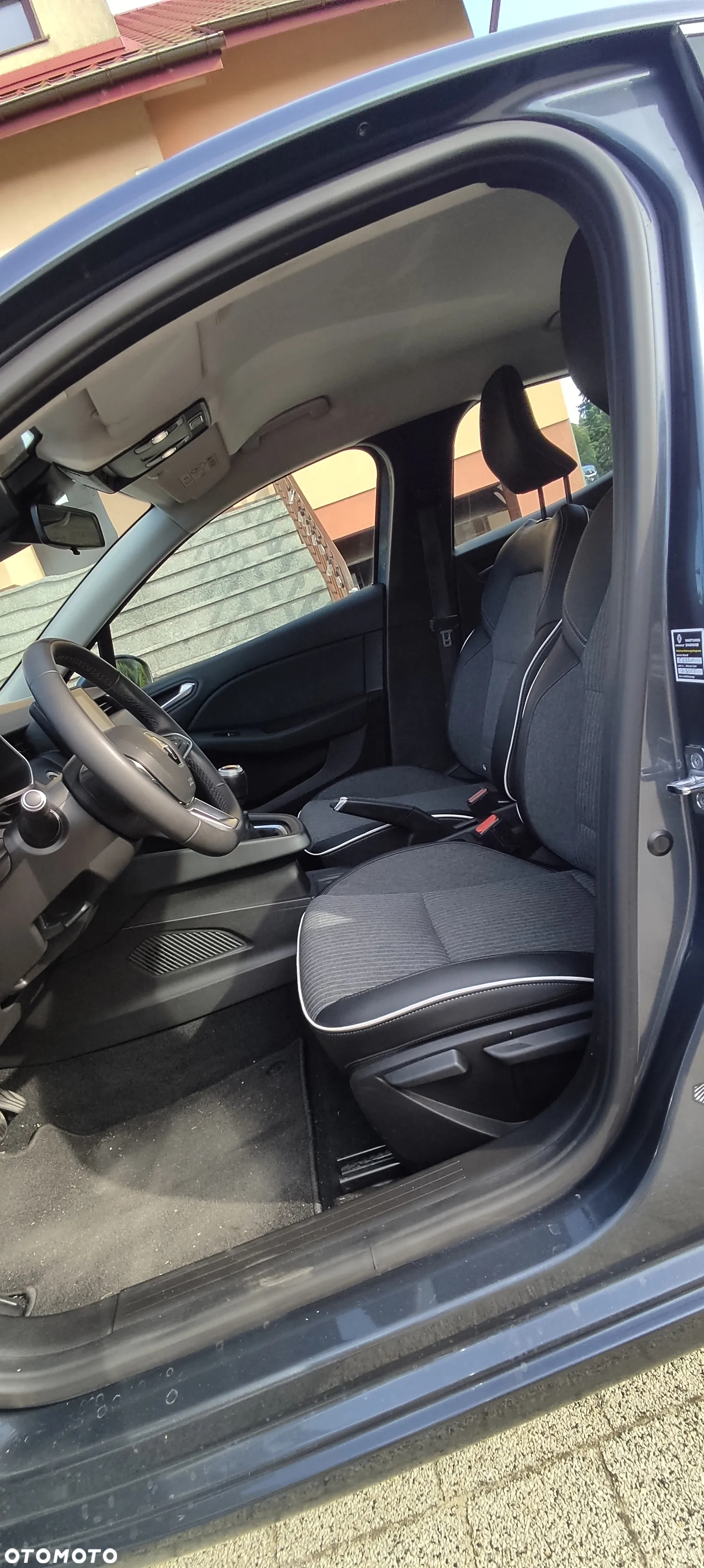 Renault Clio TCe 100 INTENS - 3