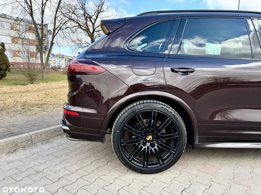 Porsche Cayenne Diesel Platinum Edition - 16