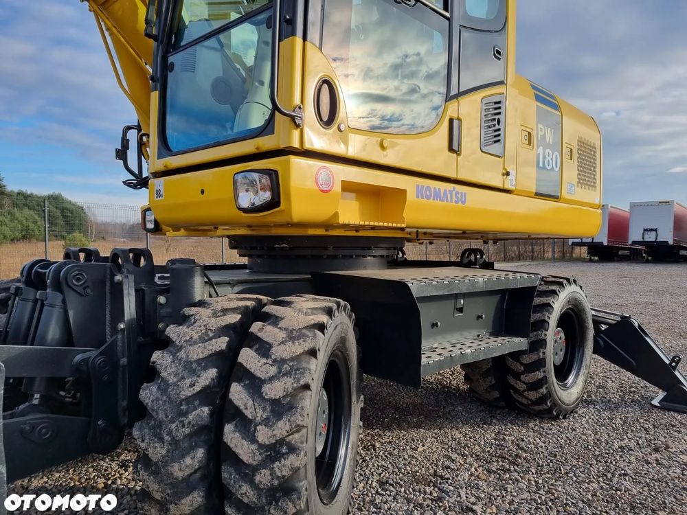 Komatsu PW180 Koparka 19t Kołowa‼️Super Stan Zadbana Stan bardzo dobry. Centralne smarowanie, Klima 2x Osprzęt - 10