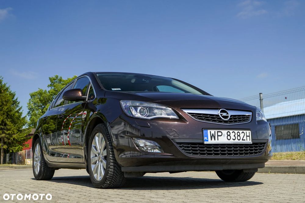 Opel Astra 1.7 CDTI DPF Innovation - 1
